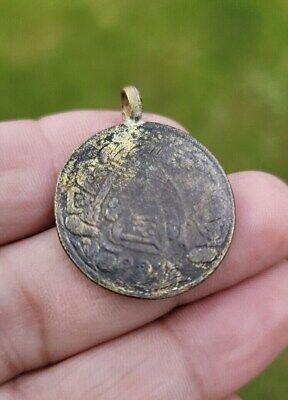 Sikh Guru Nanak Dev Ji Antique Coin pendant Sat kartar Locket black thread pp16
