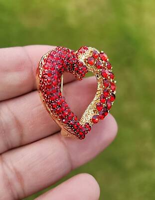 Red Heart Celebrity Brooch Stunning Vintage Look Retro Style Love Broach Pin D1R